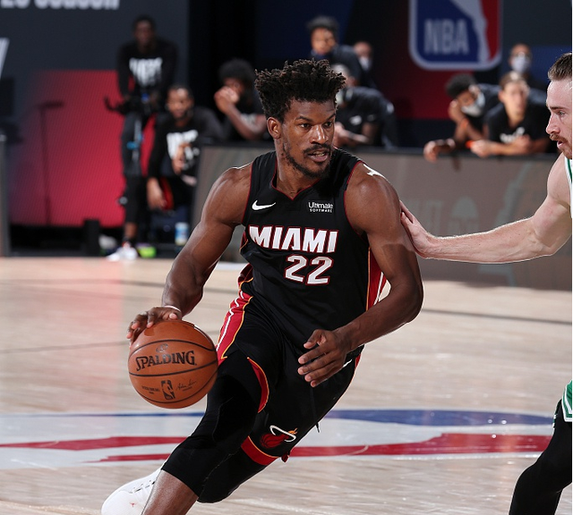 对俄罗斯持 对俄罗斯持