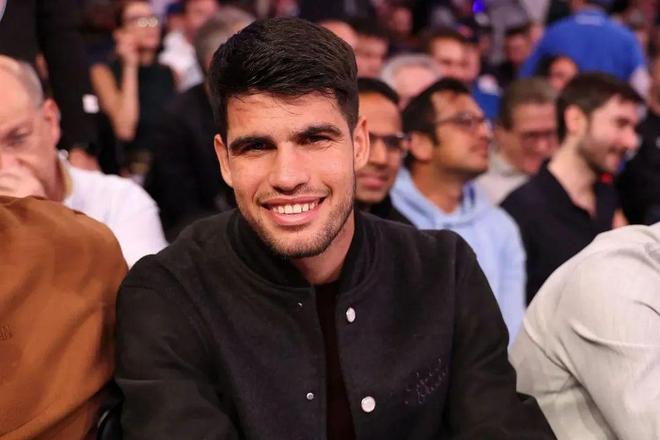 落后半步 落后半步